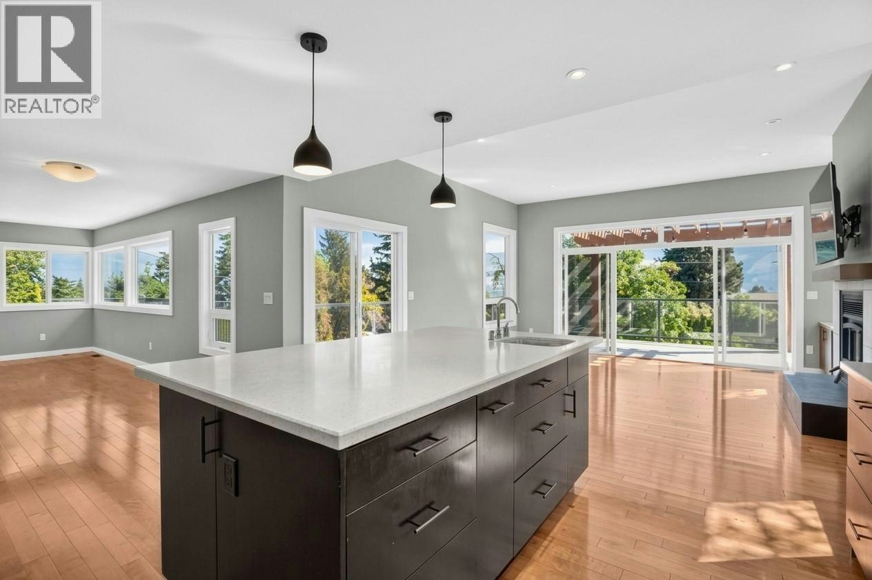220 West Bench Drive, Penticton, BC, V2A 8X8 - 5