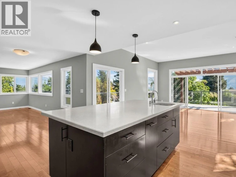220 West Bench Drive, Penticton, BC, V2A 8X8 - 5