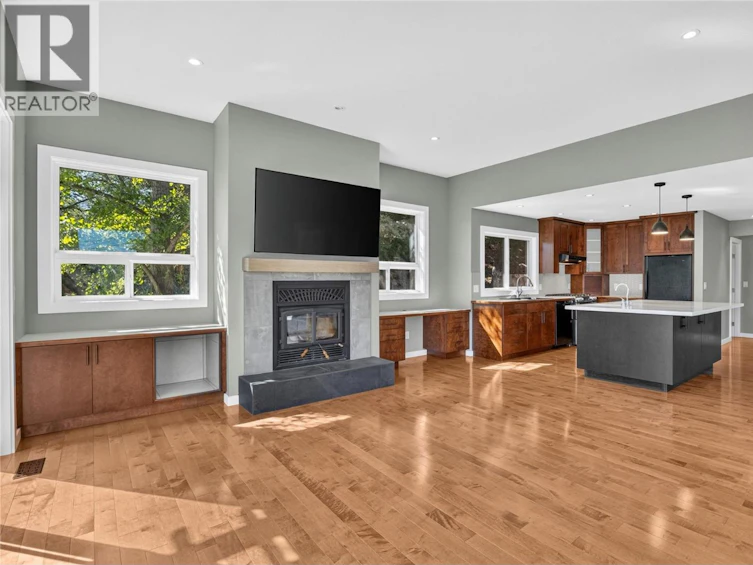 220 West Bench Drive, Penticton, BC, V2A 8X8 - 7