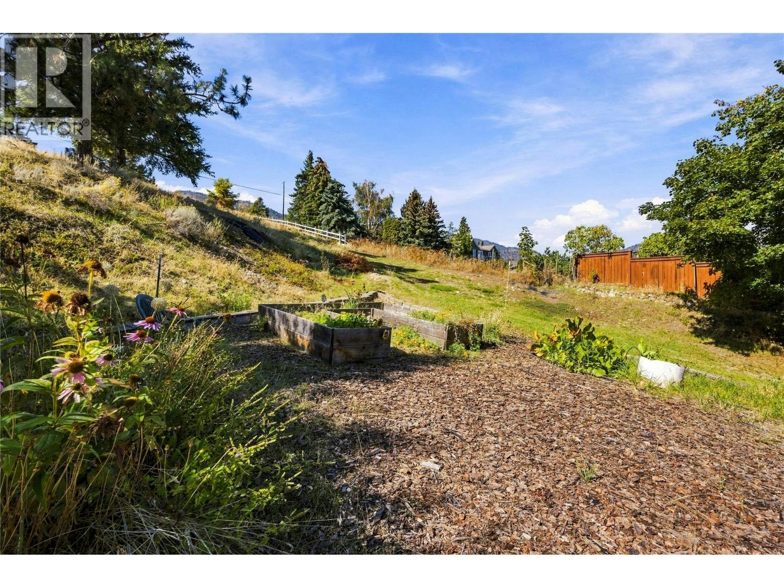 220 West Bench Drive, Penticton, BC, V2A 8X8 - 38
