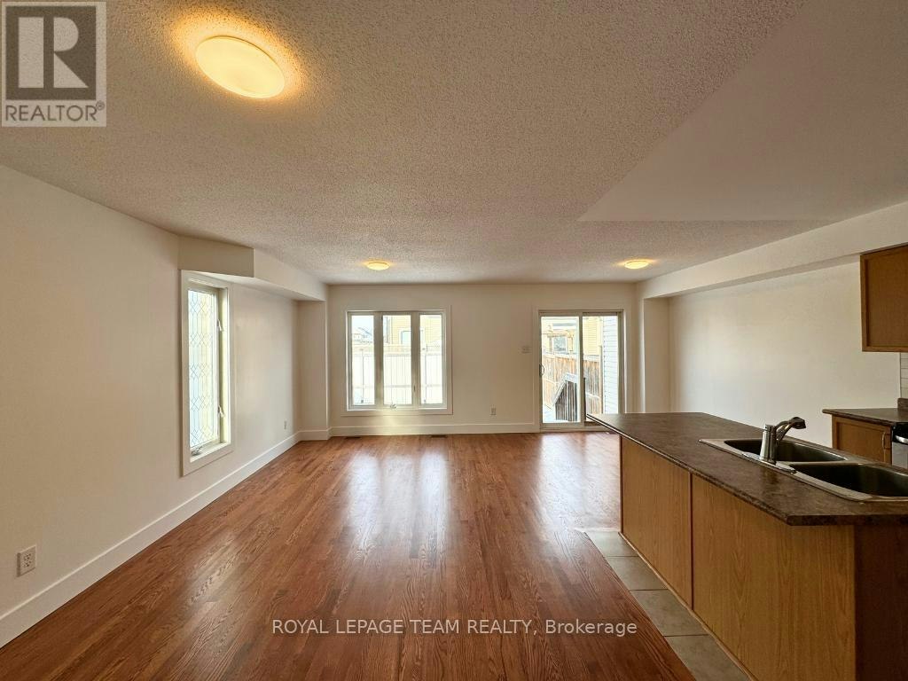 420 Haresfield Court, Ottawa, ON, K4M 0B6 - 6