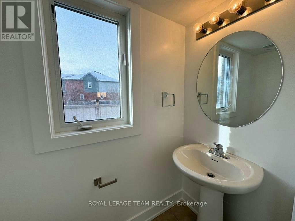 420 Haresfield Court, Ottawa, ON, K4M 0B6 - 4
