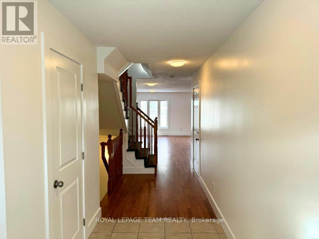 420 Haresfield Court, Ottawa, ON, K4M 0B6 - 3