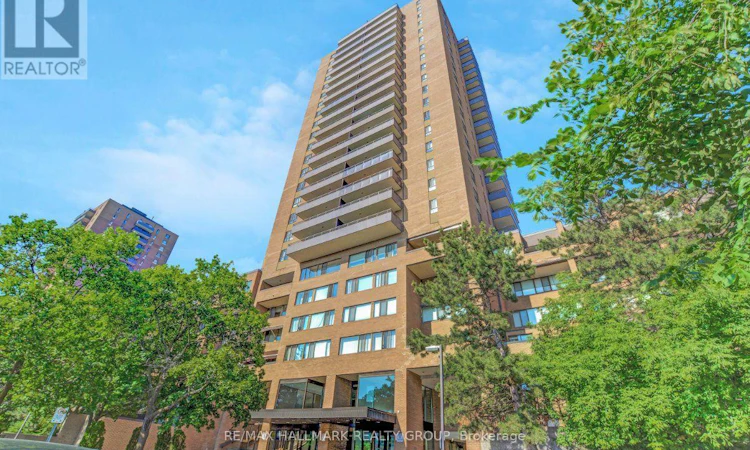 810-515 St Laurent Boulevard