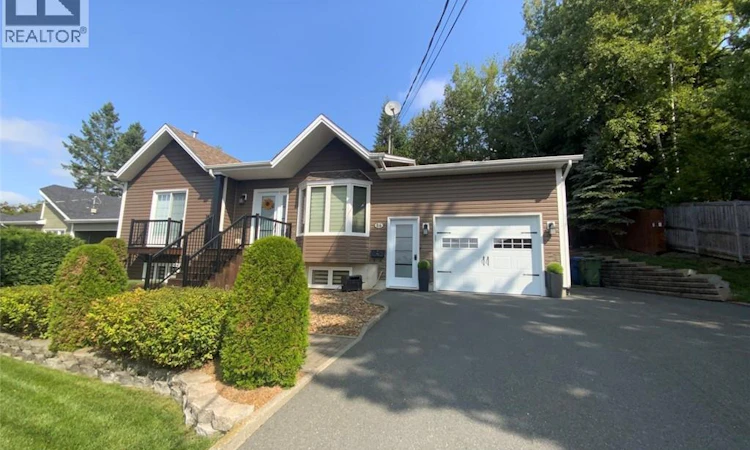 56 Des Gouverneurs Street