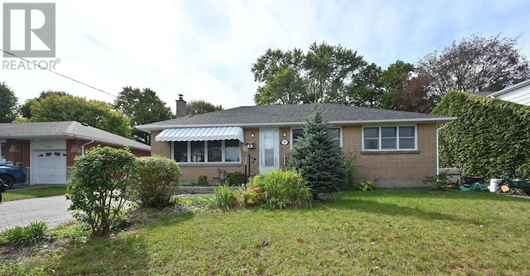 936 Somerville Street, Oshawa, ON, L1G 4J7 - 2