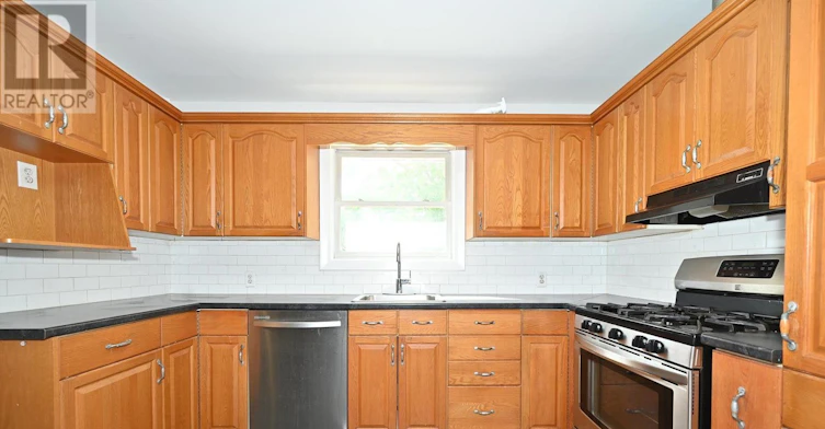 936 Somerville Street, Oshawa, ON, L1G 4J7 - 9