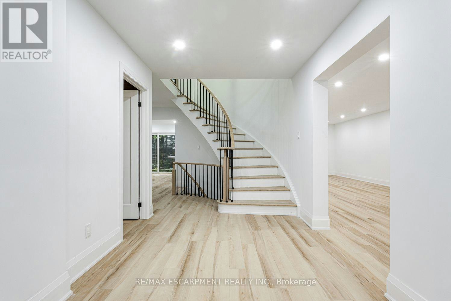 2104 Mississauga Road, Mississauga, ON, L5H 2K6 - 2