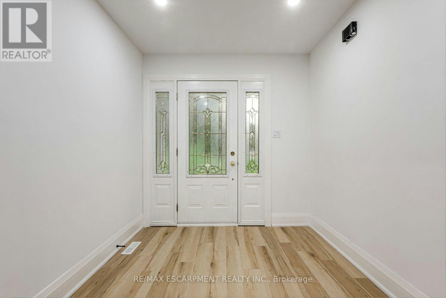 2104 Mississauga Road, Mississauga, ON, L5H 2K6