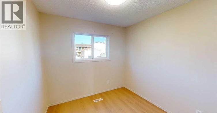 12124 95a Street, Grande Prairie, AB, T8V 5C5 - 10