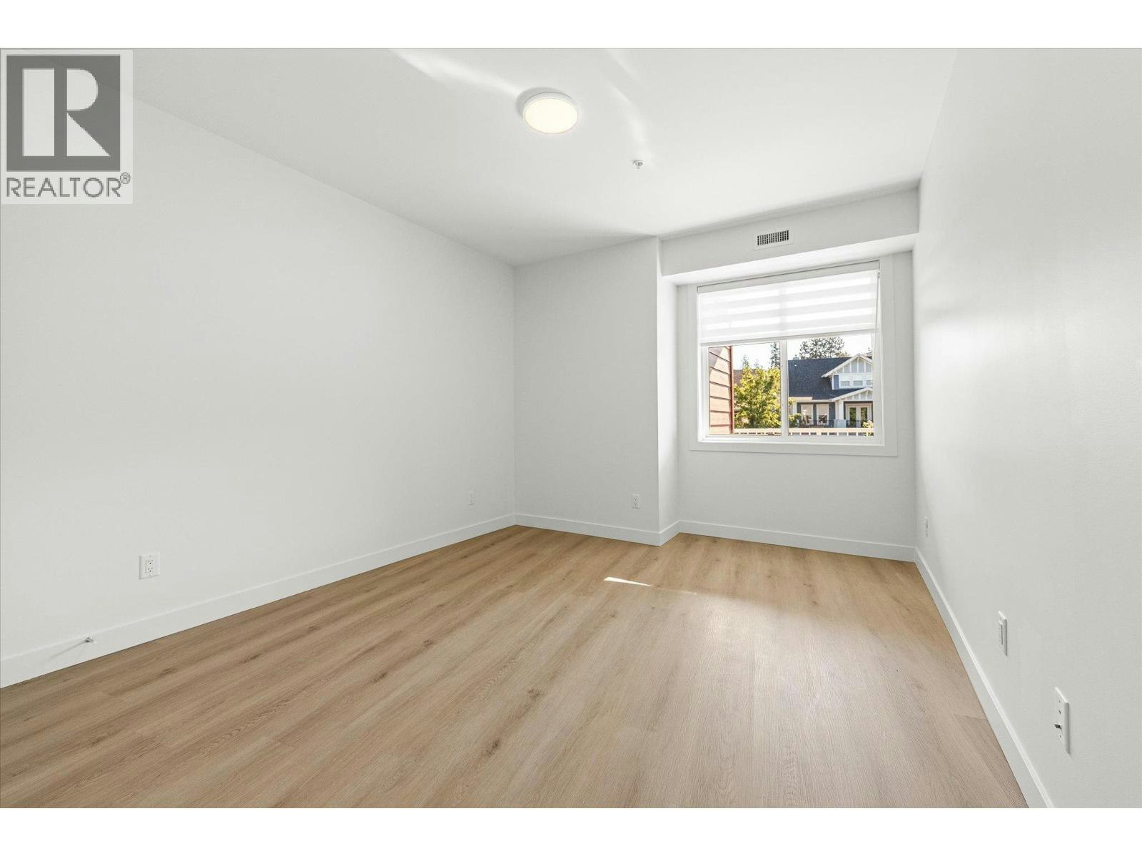 204-5300 Main Street, Kelowna, BC, V1W 0C1 - 33