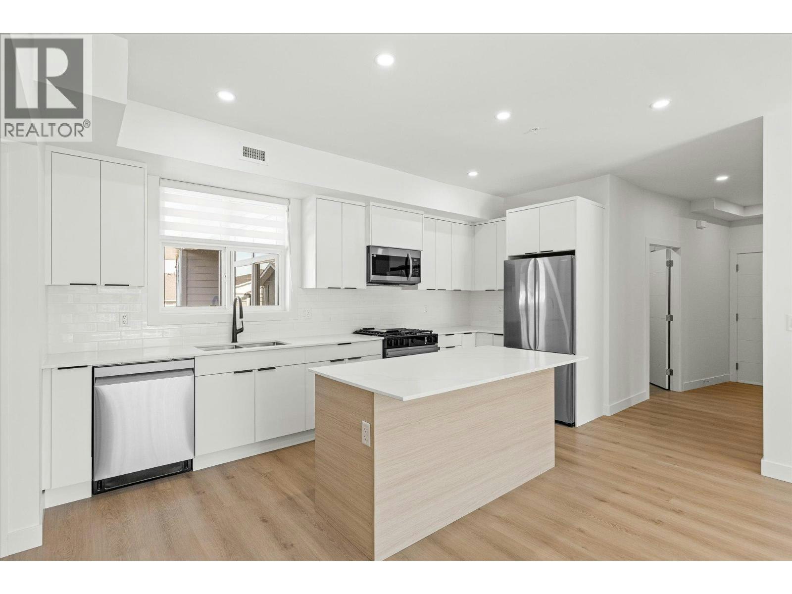 204-5300 Main Street, Kelowna, BC, V1W 0C1 - 10