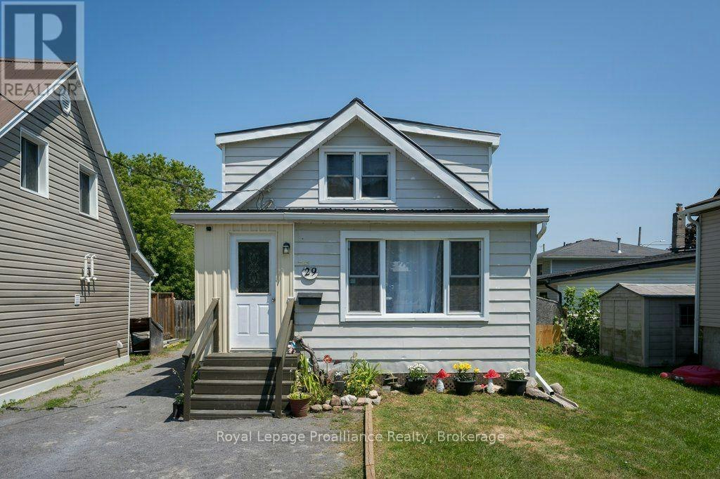 29 Pelham Street, Quinte West, ON, K8V 5A8