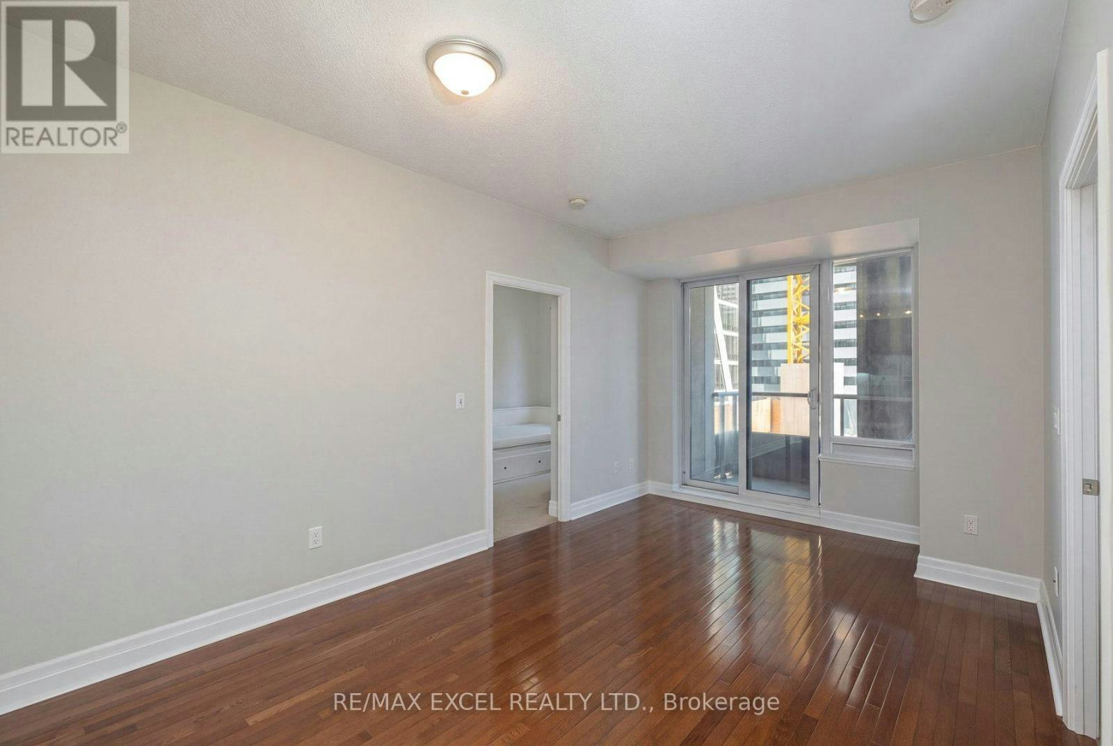 1205-35 Balmuto Street, Toronto, ON, M4Y 0A3 - 6
