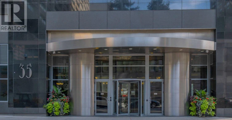 1205-35 Balmuto Street, Toronto, ON, M4Y 0A3 - 2