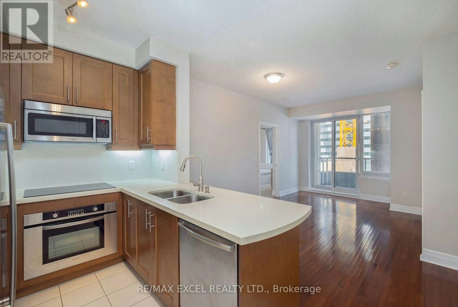 1205-35 Balmuto Street, Toronto, ON, M4Y 0A3 - 4