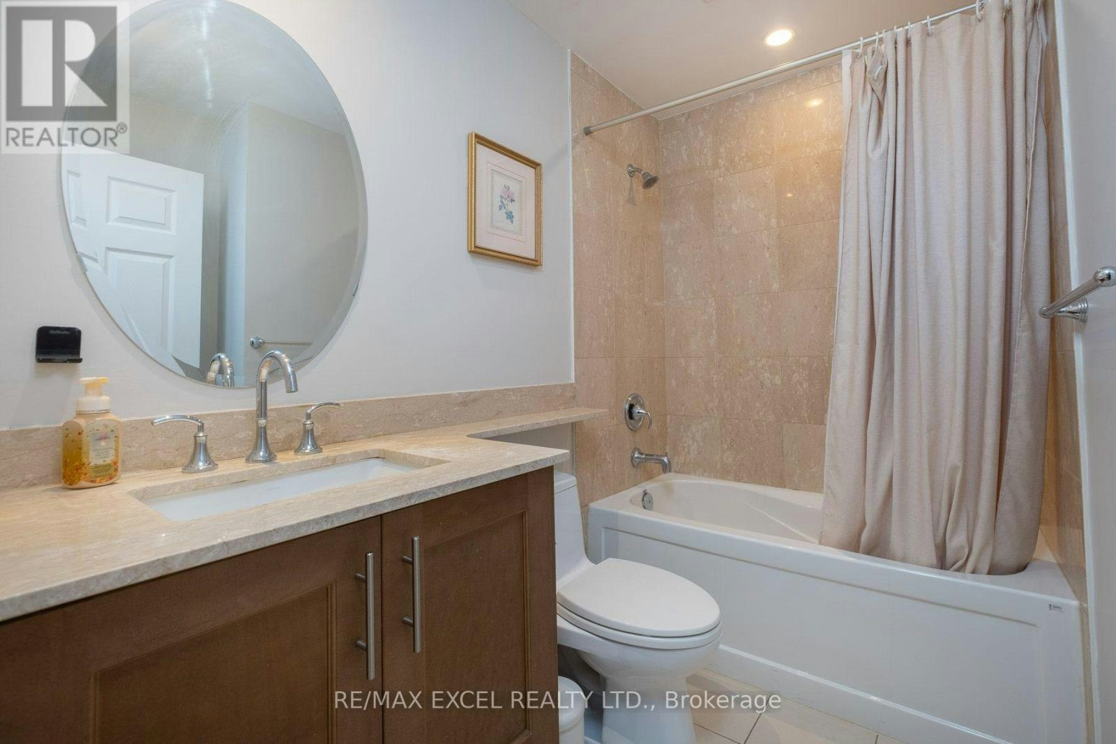 1205-35 Balmuto Street, Toronto, ON, M4Y 0A3 - 3