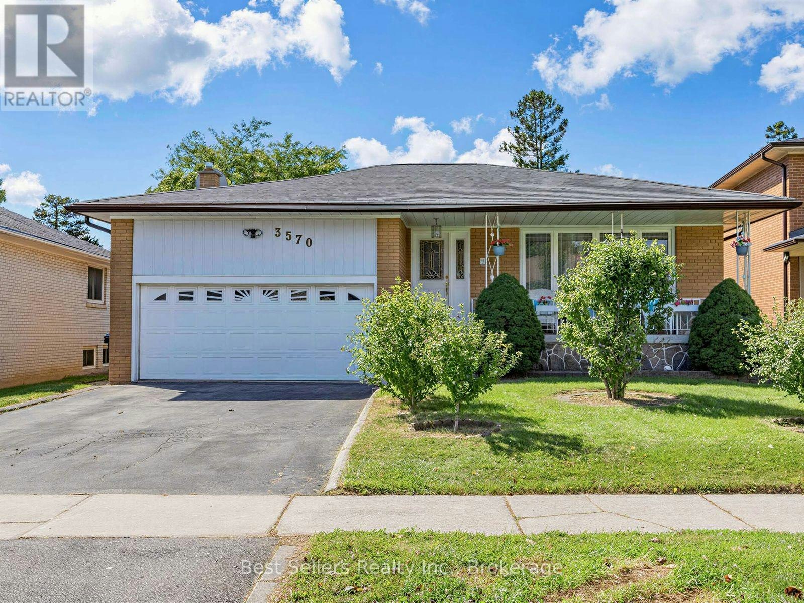 3570 Autumn Harvest Drive, Mississauga, ON, L4Y 3S1