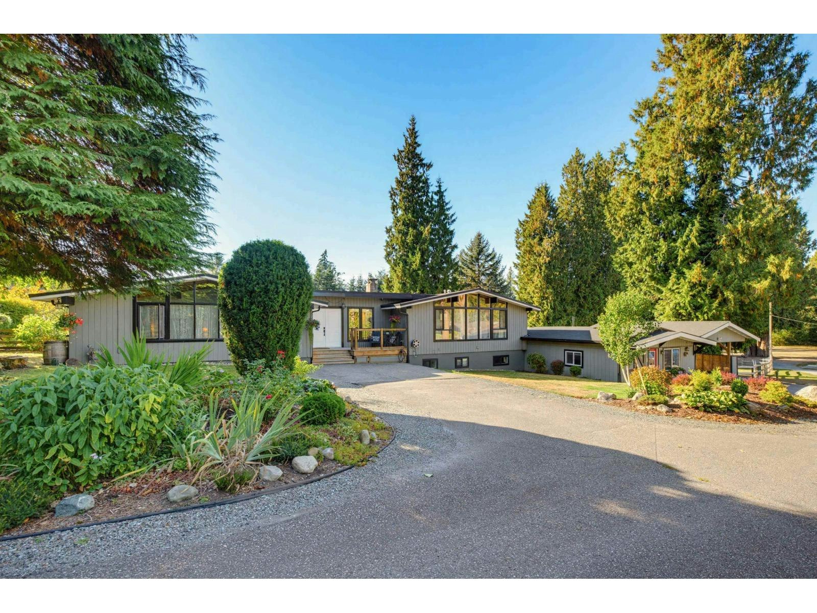 24071 63 Avenue, Langley, BC, V2Y 2G3