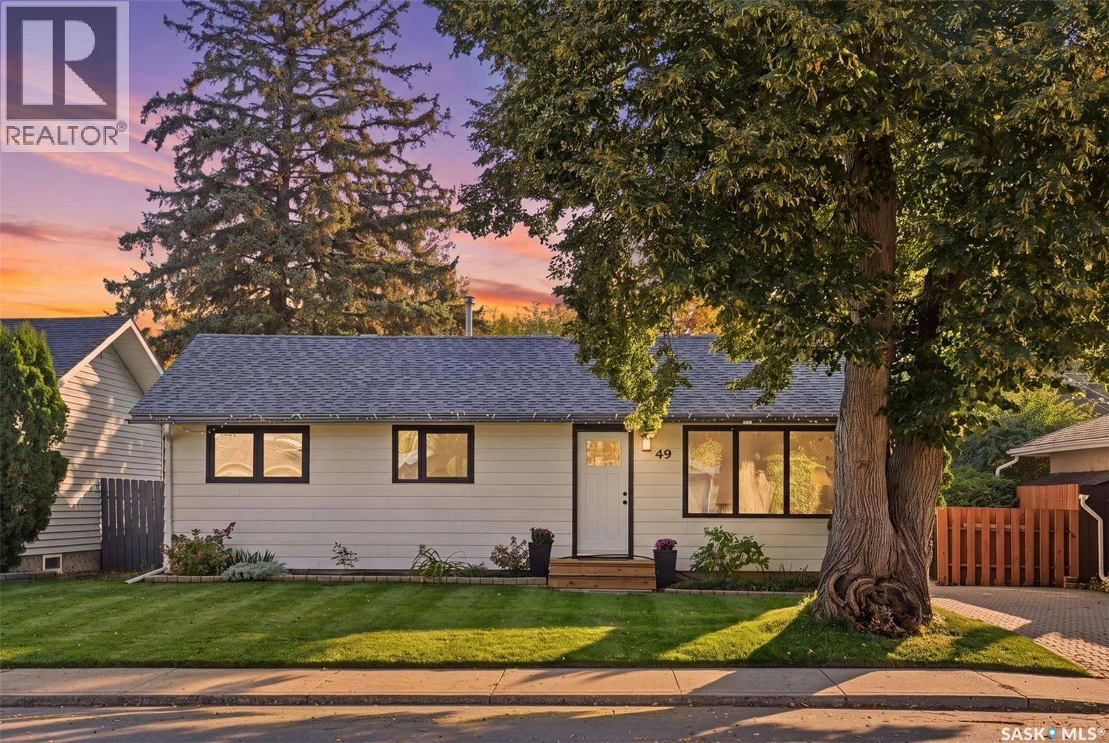 49 Mackenzie Crescent, Saskatoon, SK, S7J 2R4
