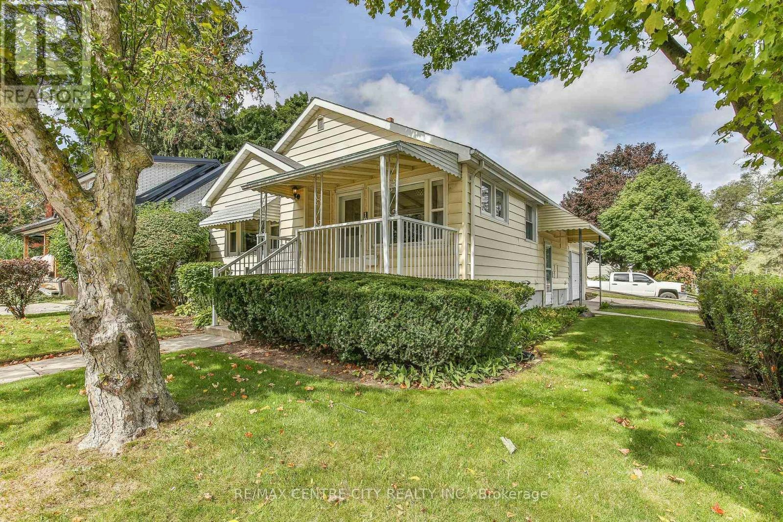 10 Concession Street E, Tillsonburg, ON, N4G 1N8