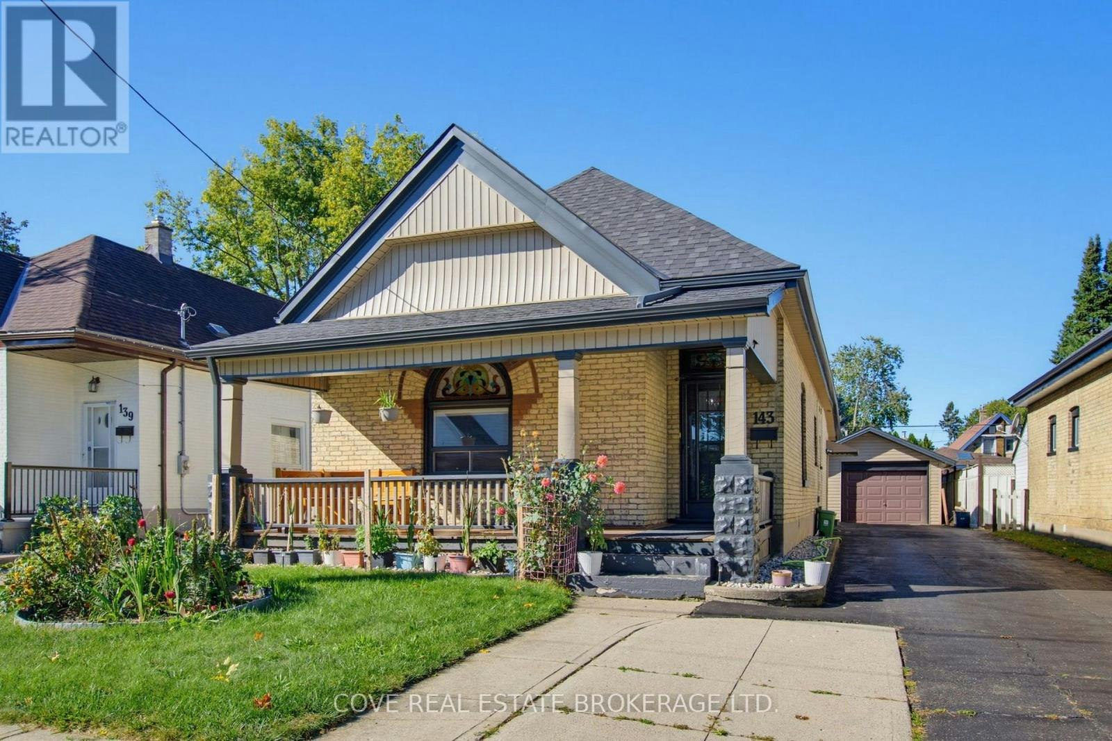 143 Mamelon Street, London, ON, N5Z 1Y2