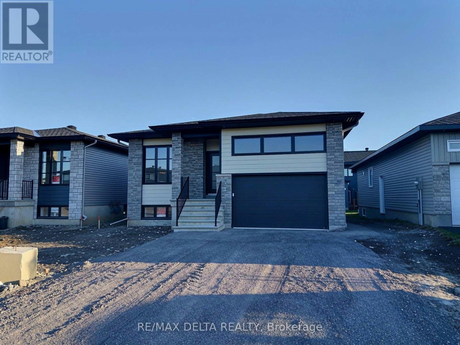B-1113 Bronze Avenue, Clarence-Rockland, ON, K4K 0N4