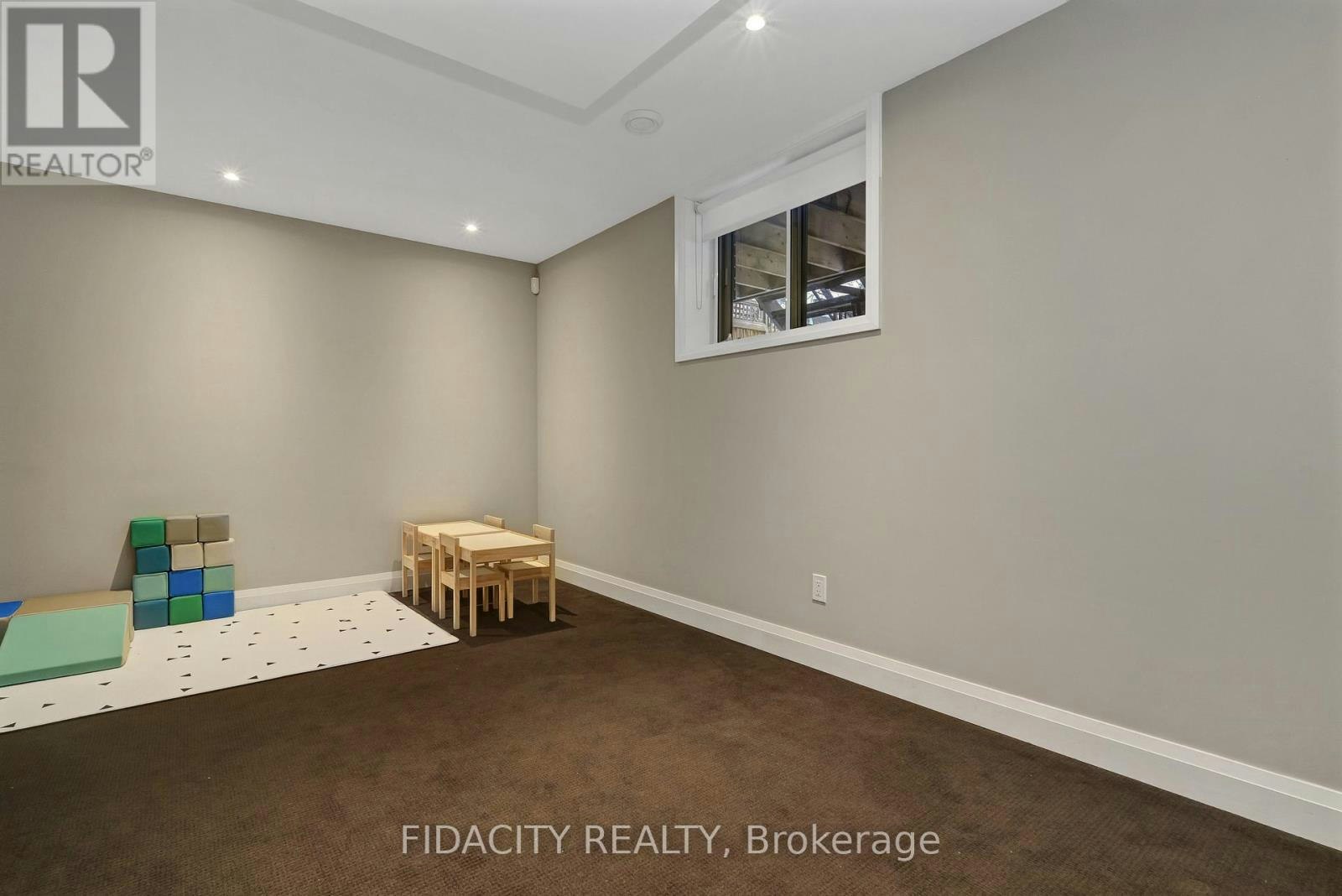 376C Wilmont Avenue, Ottawa, ON, K2A 0B1 - 22