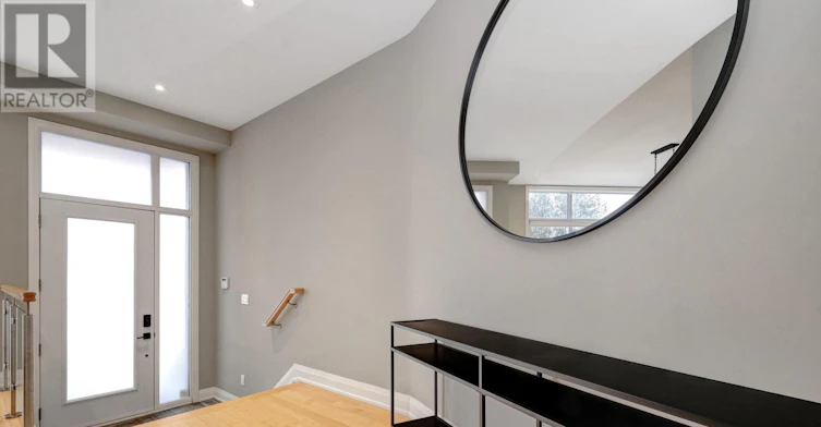 376C Wilmont Avenue, Ottawa, ON, K2A 0B1 - 2