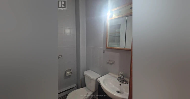 1584 Dundas Street W, Toronto, ON, M6K 1T8 - 12