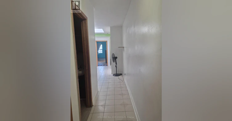 1584 Dundas Street W, Toronto, ON, M6K 1T8 - 10