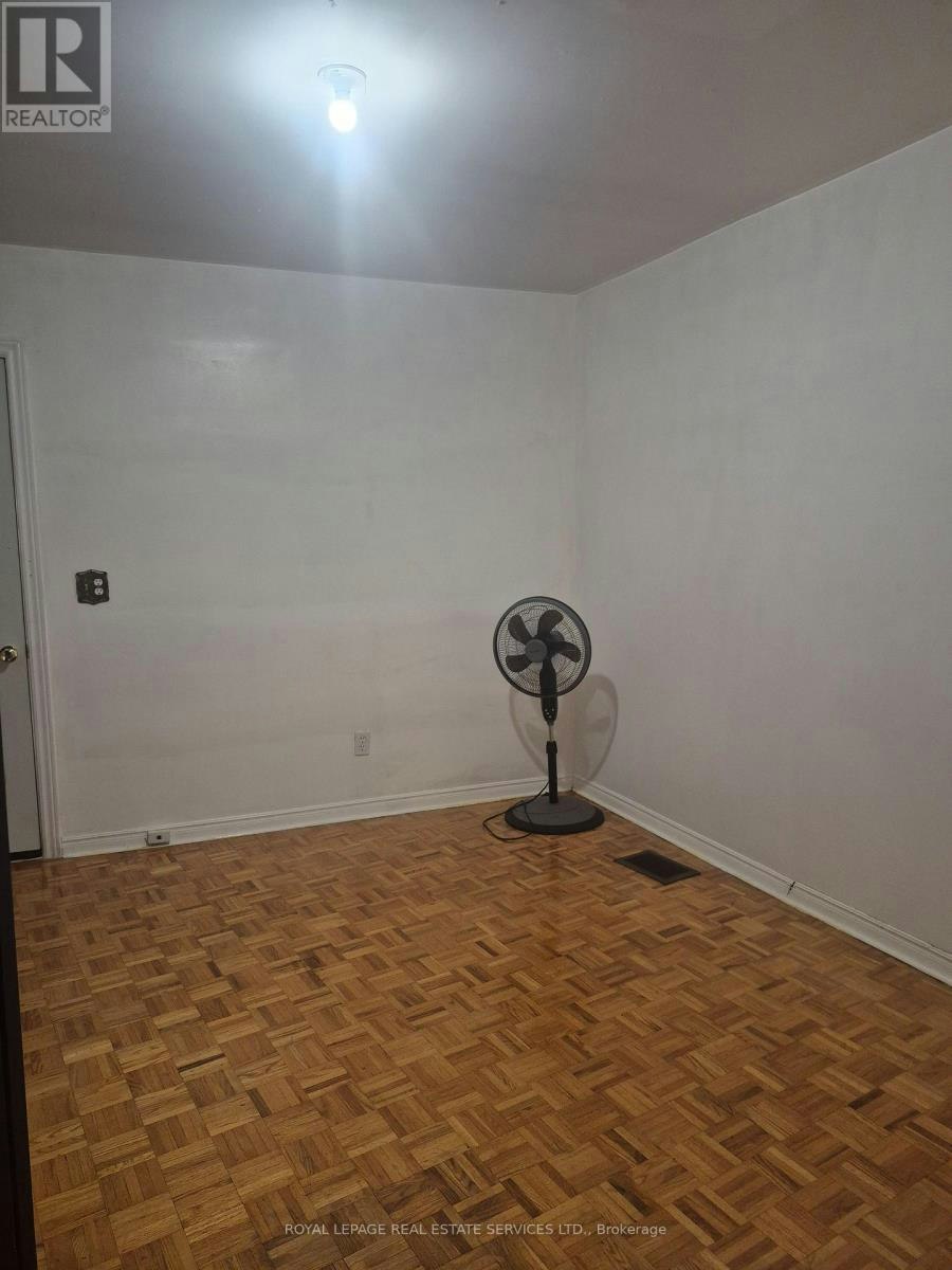 1584 Dundas Street W, Toronto, ON, M6K 1T8 - 8