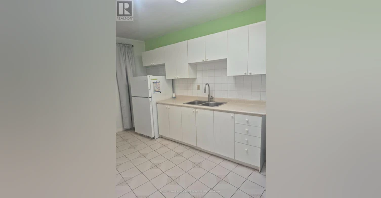 1584 Dundas Street W, Toronto, ON, M6K 1T8 - 3