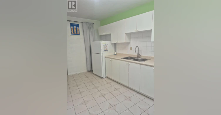 1584 Dundas Street W, Toronto, ON, M6K 1T8 - 5