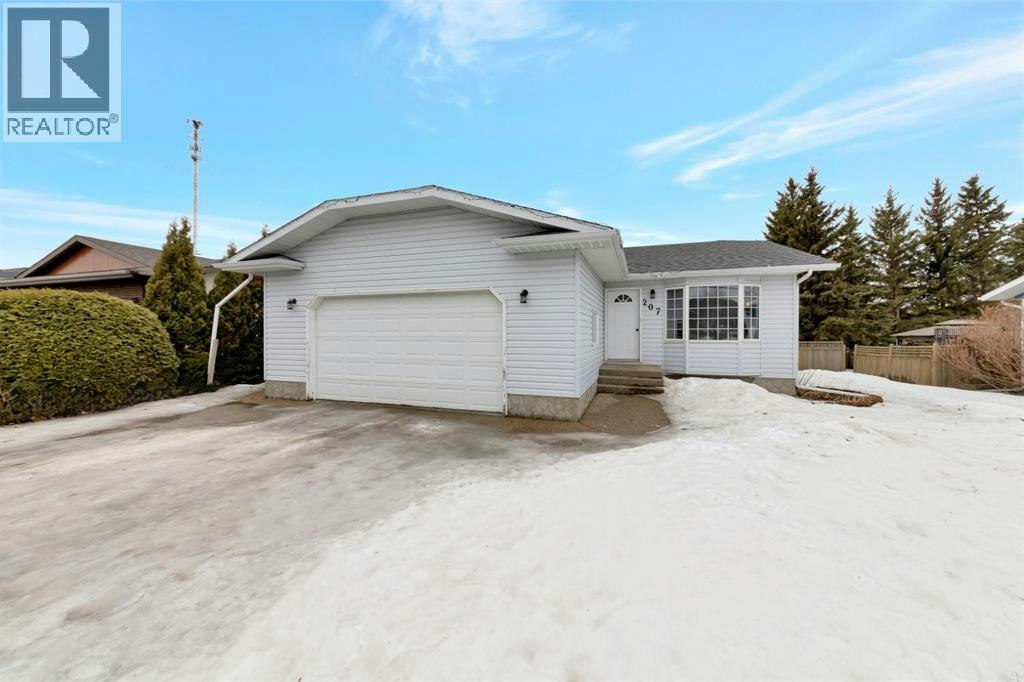 207 3rd Avenue E, Neilburg, SK, S0M 2C0