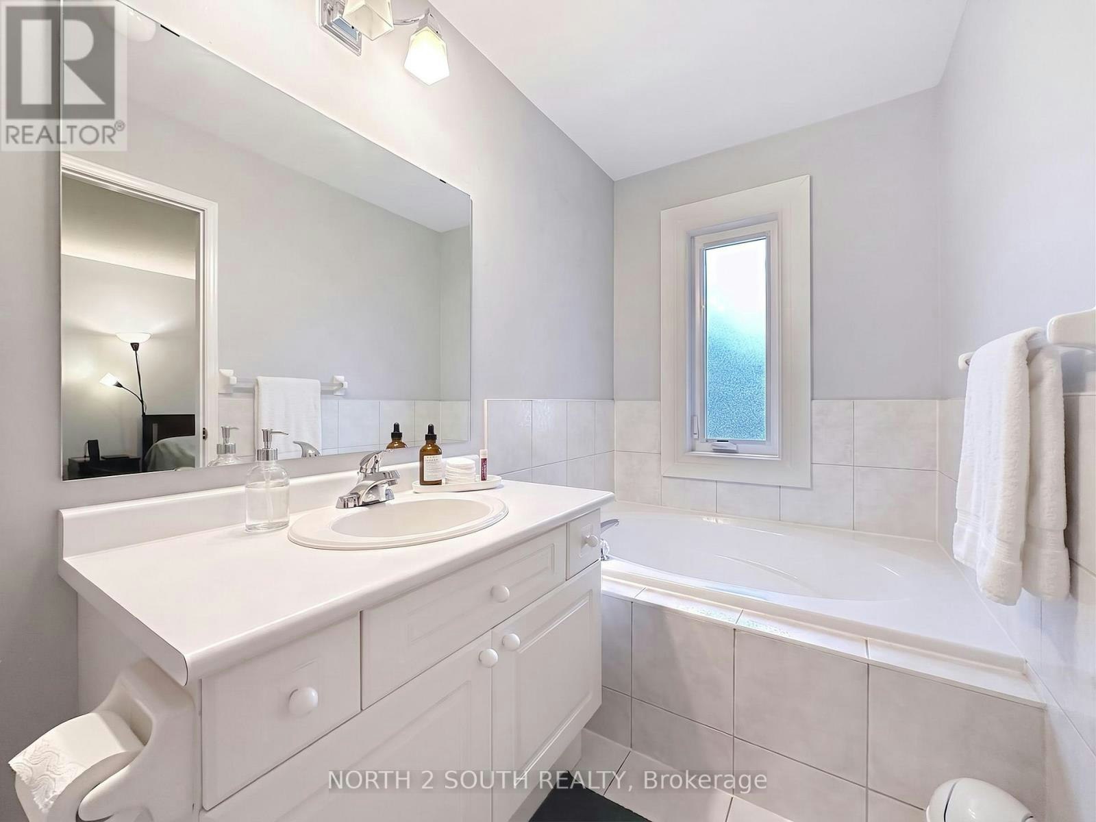5 Bellagio Crescent, Vaughan, ON, L4K 5J9 - 15