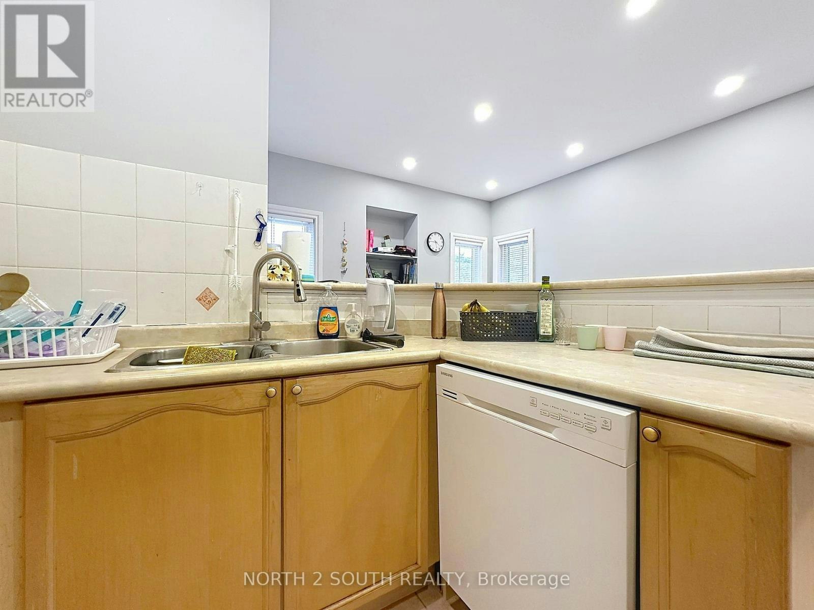 5 Bellagio Crescent, Vaughan, ON, L4K 5J9 - 9