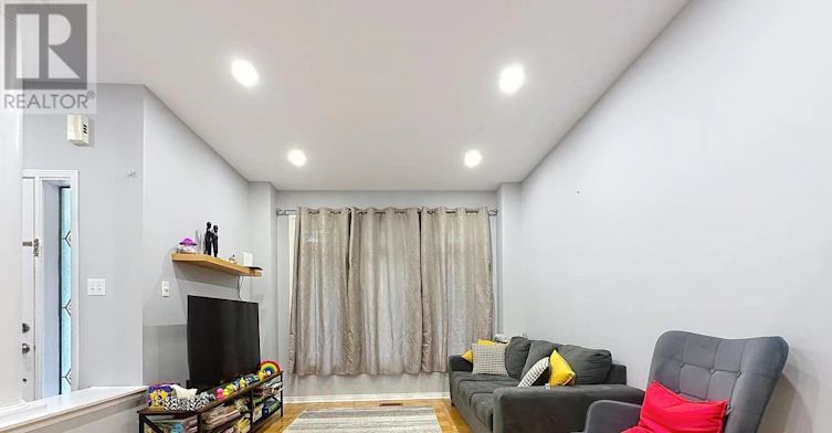 5 Bellagio Crescent, Vaughan, ON, L4K 5J9 - 4