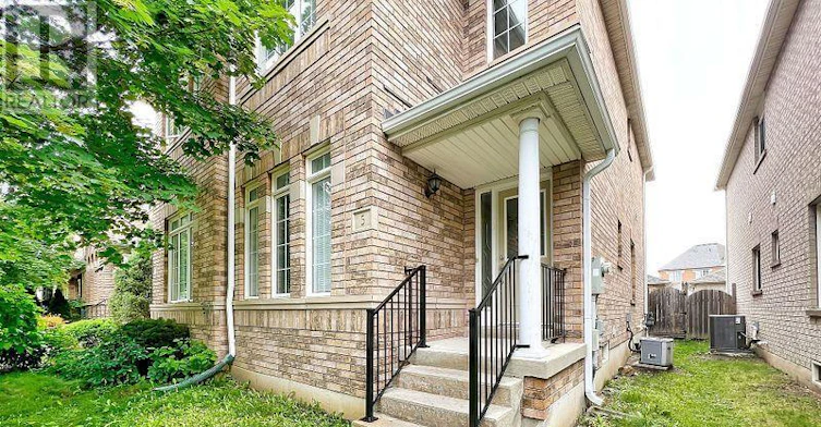 5 Bellagio Crescent, Vaughan, ON, L4K 5J9