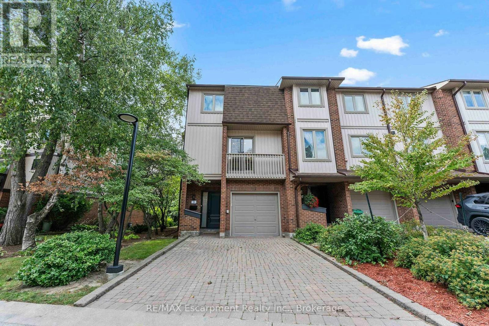 9-1160 Walden Circle, Mississauga, ON, L5J 4J9