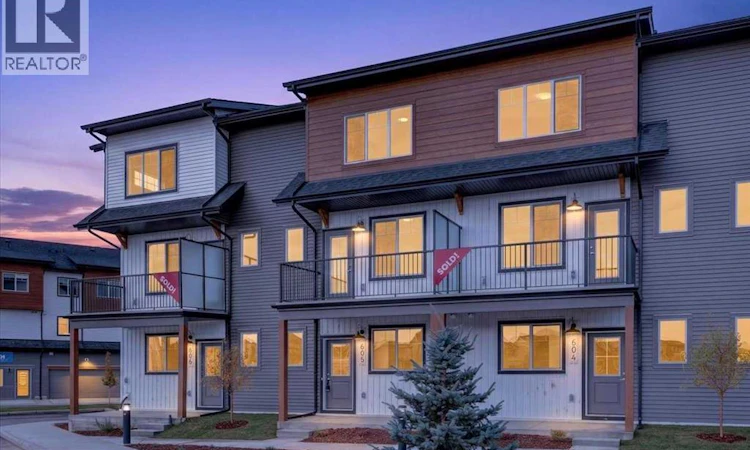 605-321 Hotchkiss Drive SE