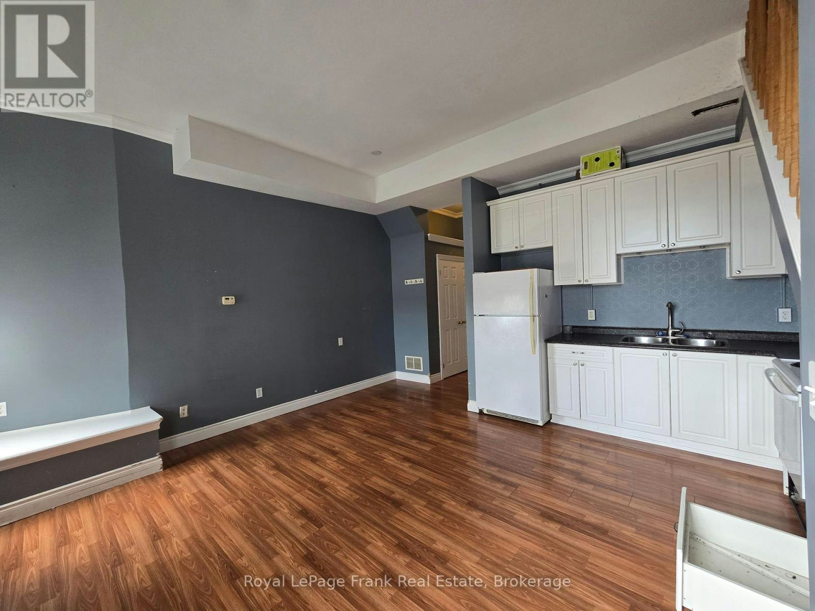 207-54 King Street E, Clarington, ON, L1C 1N3