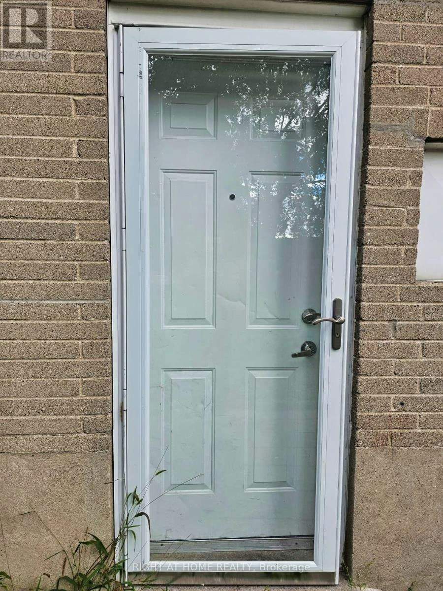 B-537 Clarke Road, London, ON, N5V 2E1 - 2