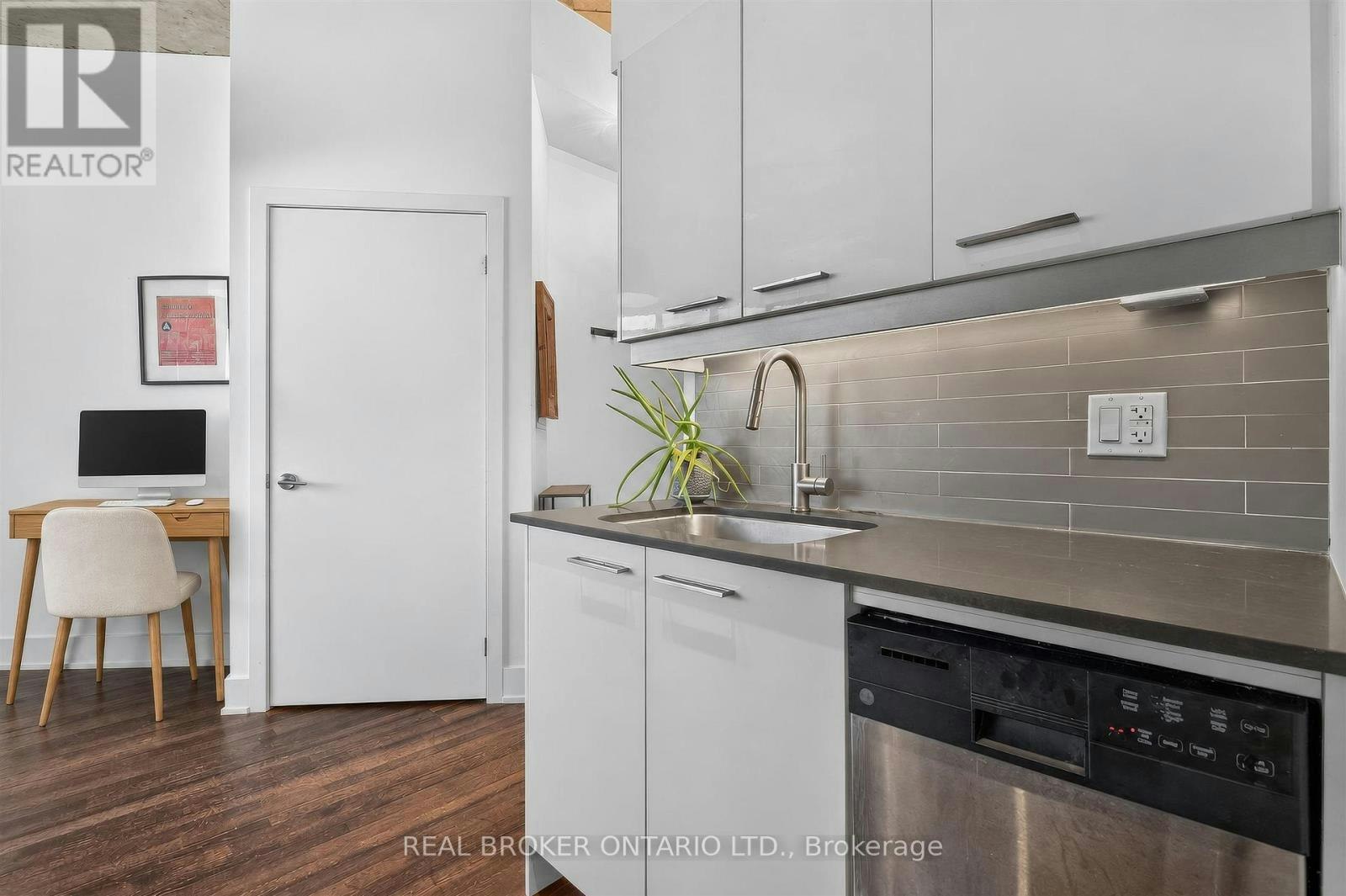 803-90 Trinity Street, Toronto, ON, M5A 0E4 - 15