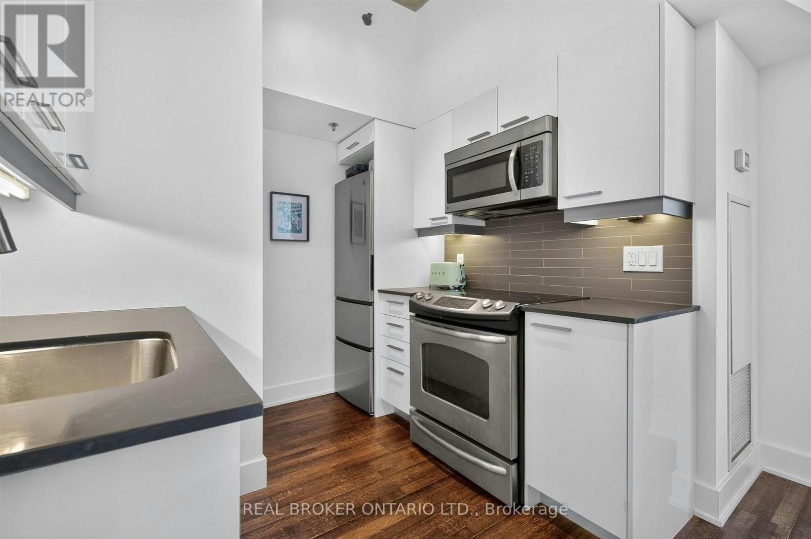 803-90 Trinity Street, Toronto, ON, M5A 0E4 - 14