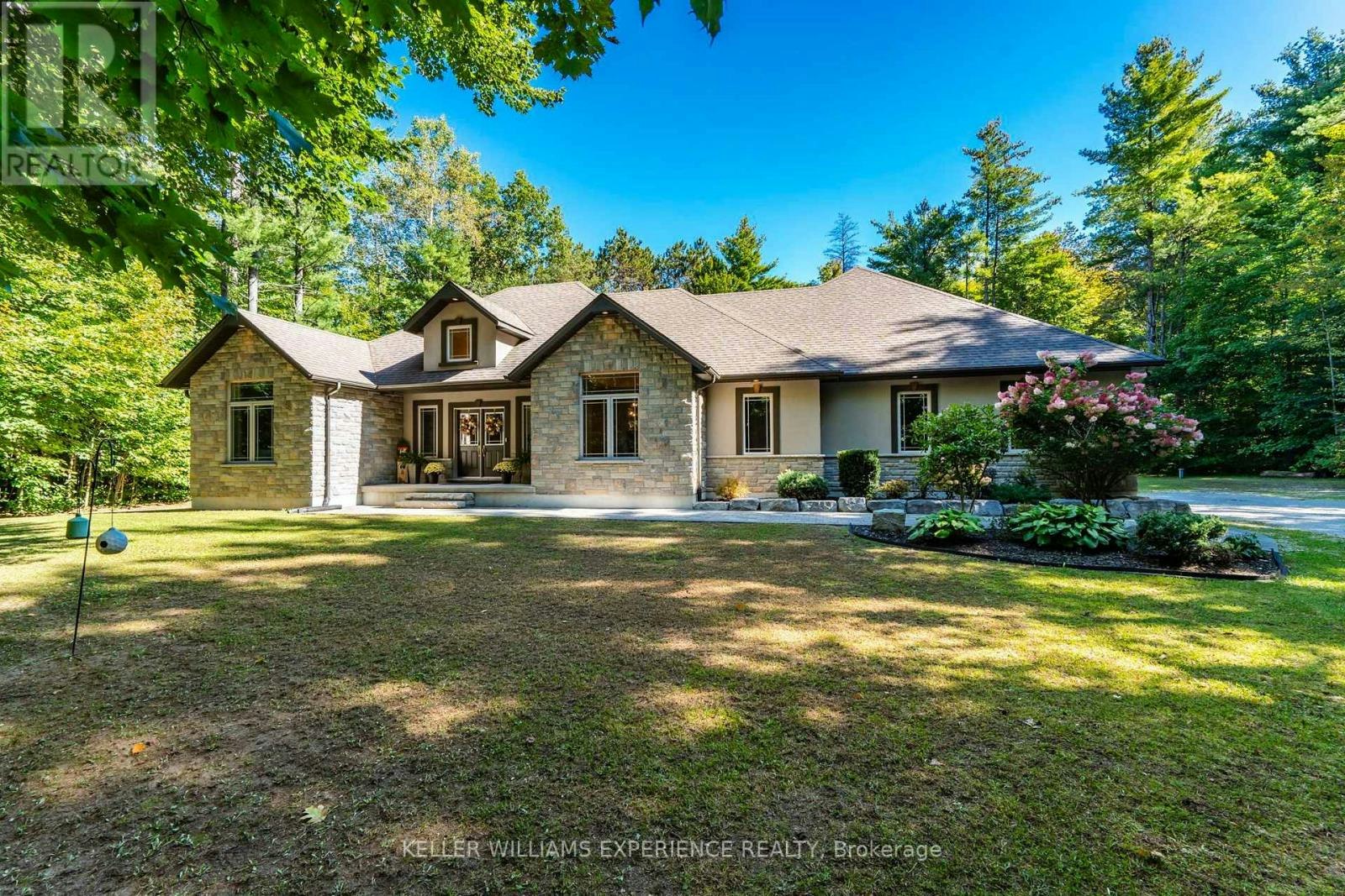 5 Loftus Road, Springwater, ON, L0L 2K0