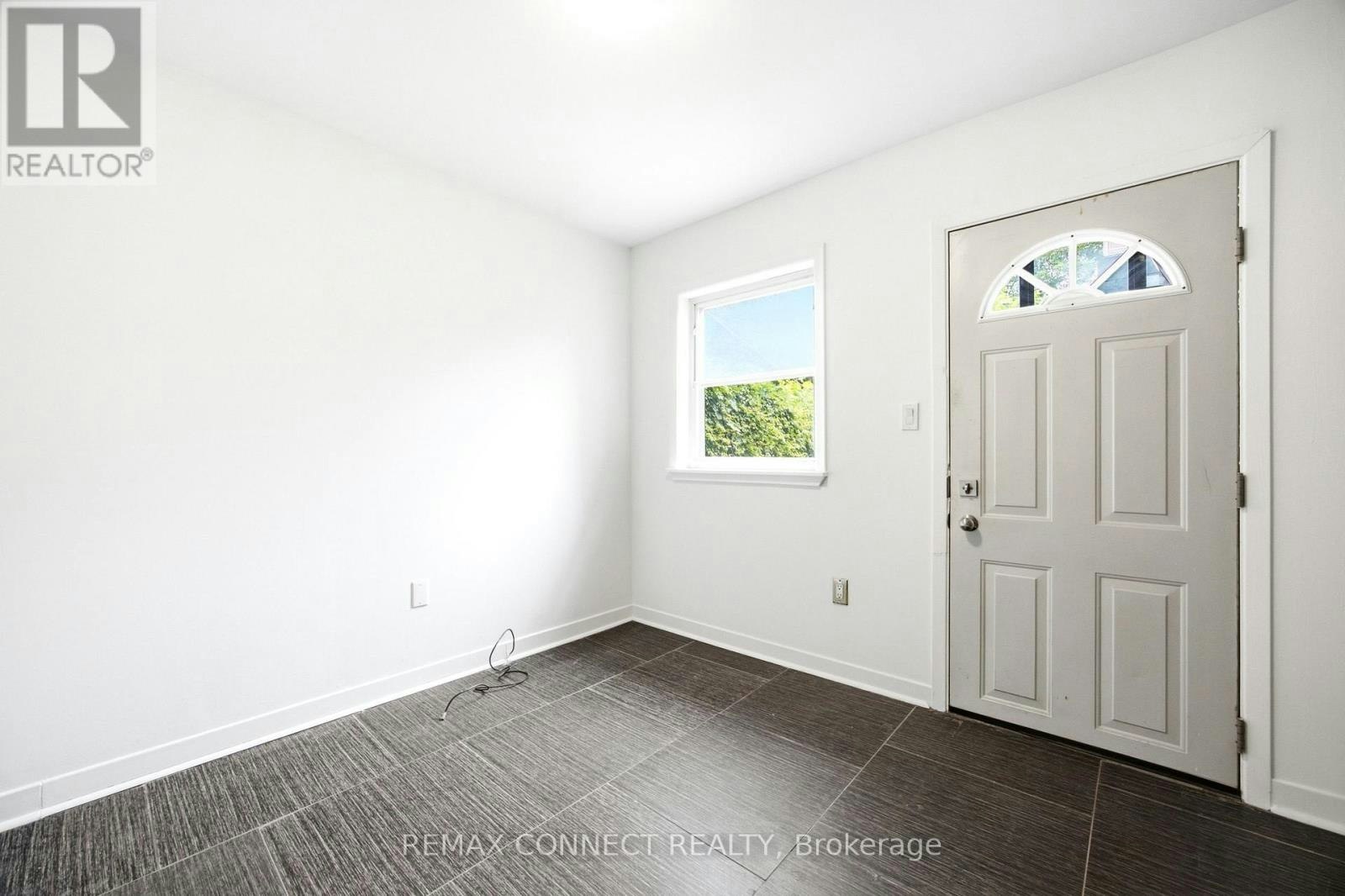 MAIN-37 Noble Street, Toronto, ON, M6K 2C7 - 18