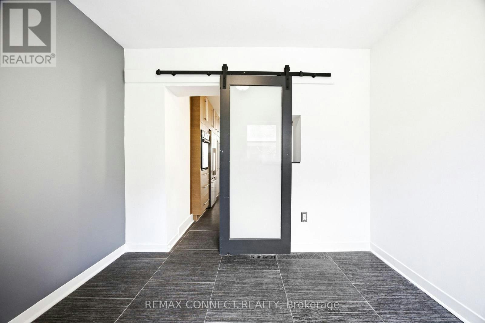 MAIN-37 Noble Street, Toronto, ON, M6K 2C7 - 19