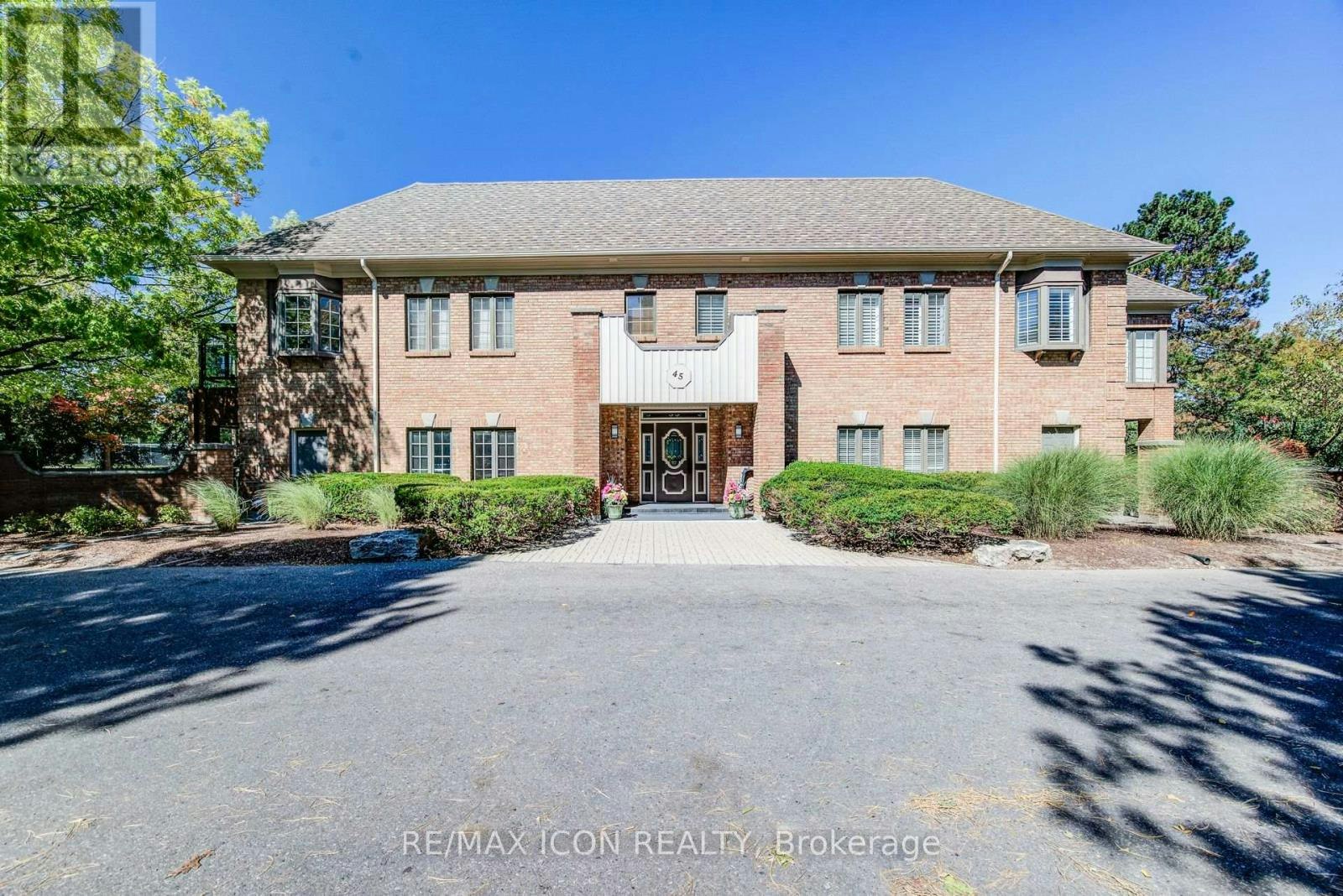 32-45 Blue Springs Drive, Waterloo, ON, N2J 4P1