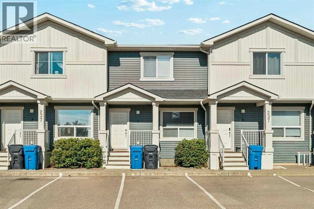 4-237 Silkstone Road W, Lethbridge, AB, T1J 4J9